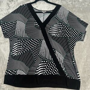 Y2K Avenue Boxy Short Sleeve Blouse Top Women’s 18/20 Black White Polka Dot